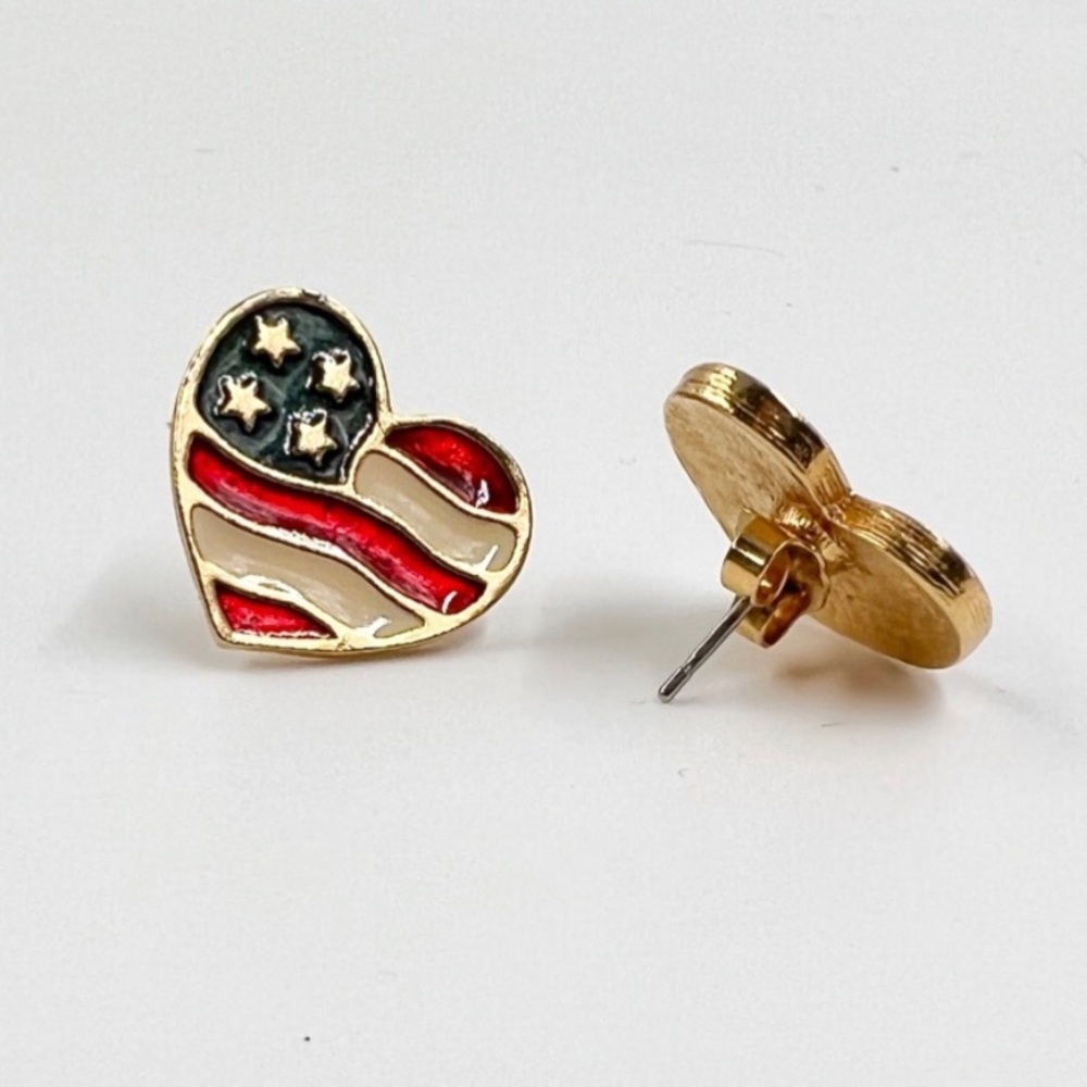 Vintage Avon American Flag Gold Tone Heart Shaped Earrings